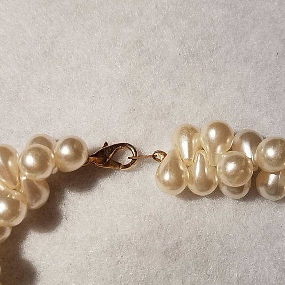 Faux Pearl Necklace & Clip Earring Set - Picture 3 of 3